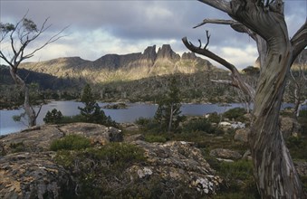 AUSTRALIA, Tasmania, Lake Elysia and Mount Geryon in The Labyrinth in Cradle Mountain Lake St Clair