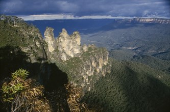 AUSTRALIA, New South Wales, Blue Mountains, "The Three Sisters rock formation, seen from Echo