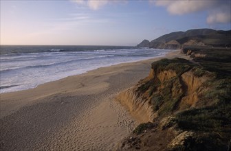USA, California, Halfmoon Bay with view along sandy beach and coastline
