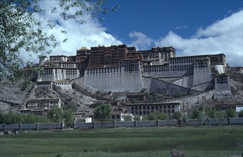 TIBET, Lhasa, The Potola Palace.