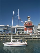 SOUTH AFRICA, Western Cape, Cape Town, Victoria and Alfred Waterfront. View across water with a