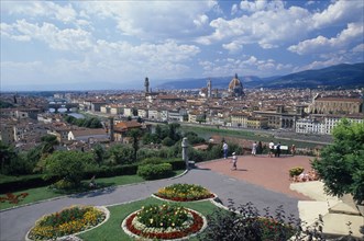 ITALY, Tuscany, Florence, Piazzale Michelangelo gardens and viewpoint over city.