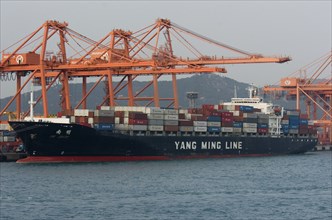 SOUTH KOREA, Yeongnam, Busan, Container vessel at Busan's container port