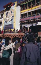 INDIA, Ladakh, Hemis Gompa, Pilgrims wait to see Holy Thangka of Padmasambhava revealed once in