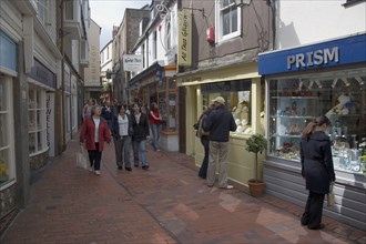 ENGLAND, East Sussex, Brighton, Shoppers in the Lanes.
