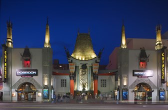 USA, California, Los Angeles, Hollywood. Grauman's Chinese Theatre at night.