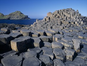 NORTHERN IRELAND, County Antrim, Giants Causeway, Interlocking basalt stone columns left by