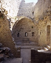 FRANCE, Languedoc-Roussillon, Aude, Chateau Peyrepertuse.  Ruined medieval Cathar castle stronghold