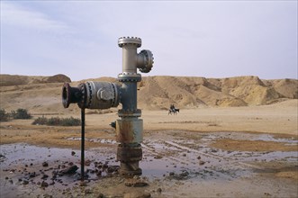 TUNISIA, Sidi Bouhlel, Hot water artesian well.