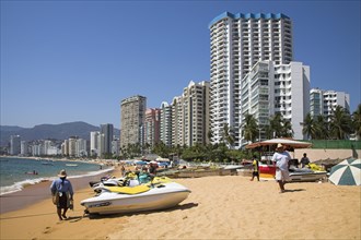 MEXICO, Guerrero State, Acapulco, Condominiums and hotels beside beach