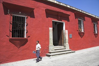 MEXICO, Oaxaca State, Oaxaca, "Instituto de Artes Graficas de Oaxaca, Calle Macedonio Alcala"