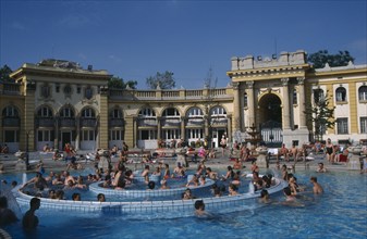 HUNGARY, Budapest, Szecheny Baths. People enjoying thermal water baths