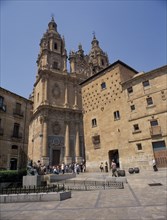 SPAIN, Castille Leon, Salamanca, La Cerica Church and House of Shells Library with visitors