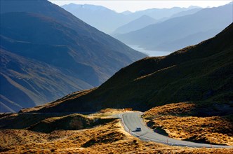 NEW ZEALAND, SOUTH ISLAND, OTAGO, "ARROWTOWN, THE CROWN RANGE ROAD FROM CARDRONA TO ARROWTOWN WITH