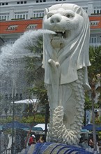 SINGAPORE, Island, Merlion statue fountain.