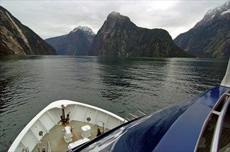 NEW ZEALAND, SOUTH ISLAND, "MILFORD SOUND,", "SOUTHLAND, REAL JOURNEYS CRUISE BOAT THE MILFORD