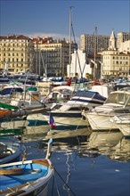 20091067 Boats moored old port harbour. Bouches Rhone European French Western Europe  Region - Europe WesternUrbanWaterTransportDominant YellowArchitectureCityscapes Jon Hicks 20091067 FRANCE Pr...
