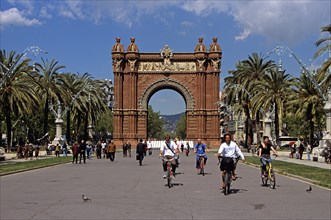 SPAIN, Catalonia, Barcelona, "Passeig Lluis Companys, Arc de Triomf."