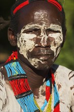 ETHIOPIA, Lower Omo Valley, Mago National Park, Karo man with face painting