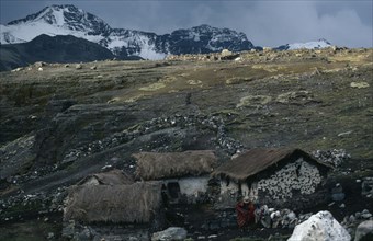 BOLIVIA, Northern Andes, Antaquilla , Collpa Huata Llama herders settlement of stone houses with