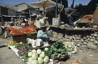 BOLIVIA, La Paz, Vegetables on sale at market