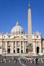 ITALY, Lazio, Rome, Vatican City St Peters Square with tourists and the facade of St Peters