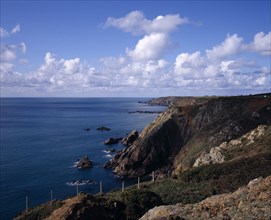 UNITED KINGDOM, Channel Islands, Guernsey, View west towards Pleinmont along rocky south cost