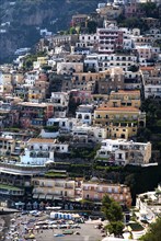 20093626 ITALY Campania Positano Vista of Positano on its steep slope down to the sea and Marina Grande beach