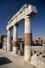 20093685 ITALY Campania Pompeii The Forum. Portico on its western side