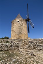 FRANCE, Provence Cote d’Azur, Vaucluse, St-Saturnin-les Apt.  Seventeenth Century windmill in the