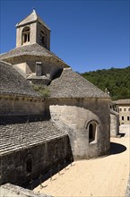 FRANCE, Provence Cote d’Azur, Vaucluse, Abbaye Notre Dame de Senanque.  Exterior view of chapel and
