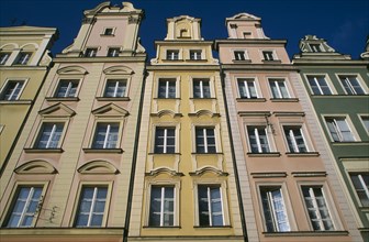POLAND, Wroclaw, Stare Miasto.  Pastel coloured building facades in the Old Town Square.