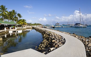WEST INDIES, St Vincent And The Grenadines, Union Island, The concrete path around the shark pool