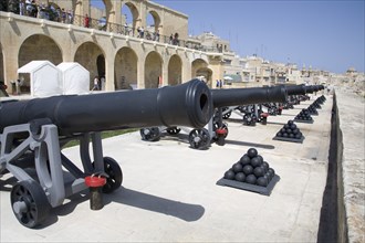 MALTA, Valletta, "Cannons, the noon day gun, Saluting Battery, Upper Barracca Gardens"