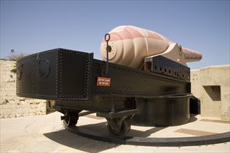 MALTA, Kalkara, "The Armstrong 100 ton gun, Fort Rinella"