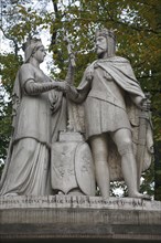 Poland, Krakow, statue of Queen Jadwiga & King Jagiello in the gardens of the Planty.