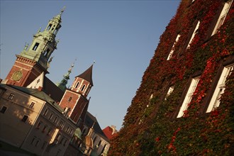 Poland, Krakow, angled view of Wawel Cathedral.