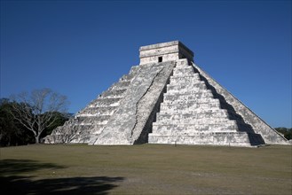 MEXICO,  Yucatan Peninsula, Chichen Itza, Archeological Sites Main Pyramid Known As El Castillo Or