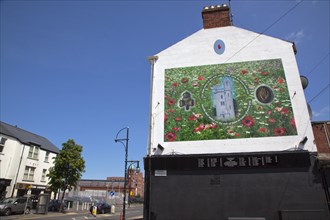Ireland, North, Belfast, Donegall Pass, Loyalist poltical mural on a gable wall in Pine Street.