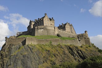 Edinburgh, Lothian, Scotland. Castle perched on rock outcrop. Scotland Scottish Great Britain UK GB