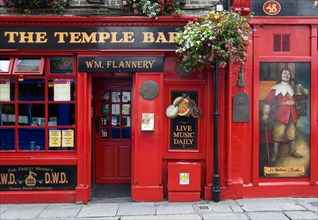 Ireland, County Dublin, Dublin City, Temple Bar traditional Irish public house.