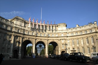 England, London, Admiralty Arch designed in 1911 by Aston Webb as part of a processional route to