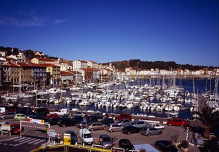 France, Languedoc-Roussillon, Pyrenees Orientales, Port-Vendres.  Inner harbour with moored boats