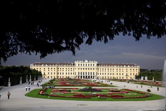 Schonnbrunn Palace. Exterior facade and formal gardens. Photo : Bennett Dean