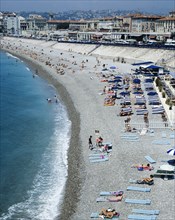 Beach Scene Promenade Des Anglais. Photo : Adina Tovy - Amsel
