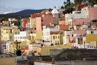 Mexico, Bajio, Zacatecas, Colourful houses clinging to the hillside. 
Photo : Nick Bonetti