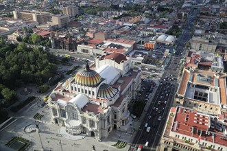 Mexico, Federal District, Mexico City, View over Palacio Bellas Artes from Torre Latinoamericana.