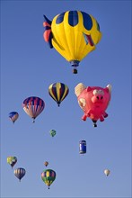 USA, New Mexico, Albuquerque, Annual balloon fiesta. Colourful hot air balloons. 
Photo : Hugh
