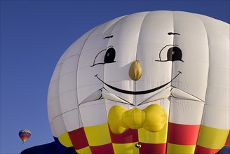 USA, New Mexico, Albuquerque, Annual balloon fiesta colourful hot air balloons. 
Photo : Hugh