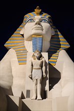 USA, Nevada, Las Vegas, The Strip exterior of the Luxor hotel and casino. Sphinx. 
Photo : Hugh